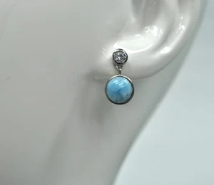 Larimar AAA 8 mm mit weißem Saphir Top Nieten 925 Sterlingsilber (NEUER STIL) - Bild 1 von 3