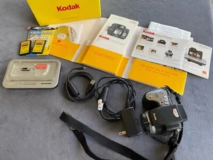 Kodak EasyShare DX6490 4.0MP Digital Camera with Charging Dock, Cords, Guides - Picture 1 of 20
