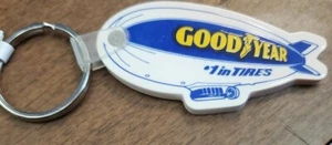 Vintage Goodyear Blimp1 in Reifen Schlüsselanhänger Anhänger Gummi Schlüsselanhänger F2 - Bild 1 von 5