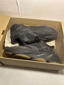 Size 10.5 - adidas Yeezy Boost 700 2019 Utility Black - Picture 1 of 17