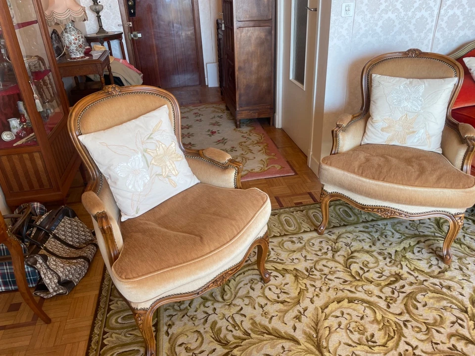 3 fauteuils Bergère en bois sculpté - époque Louis XV - Photo 1/1