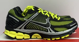 NIKE ZOOM VOMERO 5 - Negro/Amarillo - Lemon Venom - FB9149-702 - HOMBRE TALLA 9 - Imagen 1 de 8