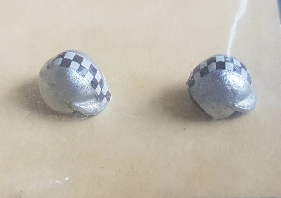 ACCESSORI 1/43   2 CASCHI ARGENTO   JOLLY MODEL A5017 - Immagine 1 di 1