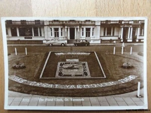 c1955 RPPC - Gt Yarmouth - The Floral Clock - Picture 1 of 1