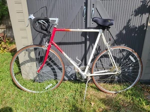 Vintage 1970s Schwinn World Road Bike, Red/White - Picture 1 of 8