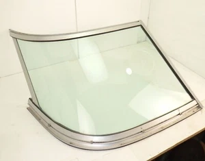 2006 Chaparral Sunesta 216 Front Drivers / Stbd Curved Glass Windshield Taylor - Picture 1 of 3