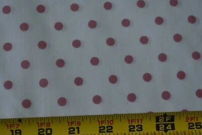 Por 1/2 yarda, 60" de ancho, lunares malva sobre polialgodón blanco ligero, L16 Foto 1 de 4