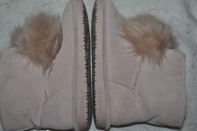 BearPaw Libby Gamuza Piel de Oveja Pom Bota Mujer TALLA 5 Rubor Foto 1 de 4