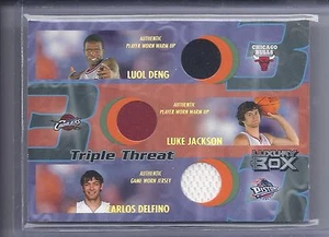 2004-2005 Luxury Box Deng/Jackson/Delfino Green Triple Threat Jersey Card #54/75 - Foto 1 di 2
