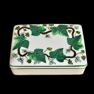 Caja de cigarrillos Wedgwood of Etruria Barlaston Napoleón patrón hiedra baratija con tapa - Imagen 1 de 7