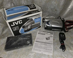 JVC  GR-SXM260U Super VHS SVHS S-VHS SVHSC Camcorder VCR Player Video - Picture 1 of 8