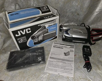 JVC  GR-SXM260U Super VHS SVHS S-VHS SVHSC Camcorder VCR Player Video - Image 1 of 4