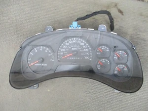 Velocímetro Trailblazer 2008 sin equipamiento deportivo, sin pantalla de información del conductor - Imagen 1 de 4