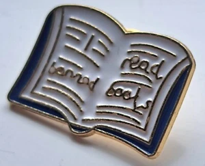 CARTOON I READ BANNED BOOKS OPEN BOOK PIN BADGE BROOCH NOVELTY COLLECTABLE - Picture 1 of 2