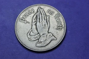 MARKE - MEDAILLE - FRIEDEN AUF ERDEN - GUTER WILLE DEN MENSCHEN ALLER NATIONEN - Bild 1 von 2