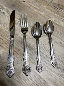 Heritage Mint Ltd ROYAL ALISTER 18/10; 2 Soup Spoons, 1 Dinner Fork, 1 Knife - Picture 1 of 15
