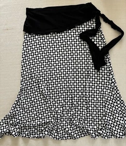 Carol Little size small knee length pull on black-&-white geometric skirt - Picture 1 of 7