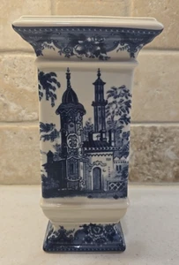 Madison Bay, Blue And White Porcelain Vase !!Beautiful Piece!! - Picture 1 of 8
