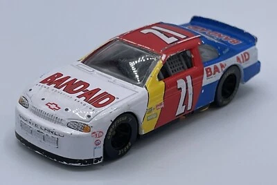 Michael Waltrip #21 Band-Aid Monte Carlo Racing Champions 1:64 NASCAR 1996 - Изображение 1 из 4