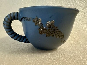 Emilia Castillo blaue Keramik mit geprägtem Silberrankenbecher - Tasse - Bild 1 von 23