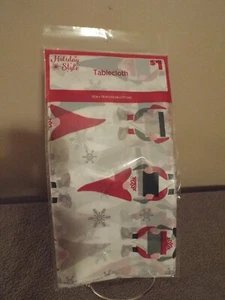 Holiday Style Tablecloth Gnome - Picture 1 of 2