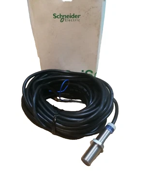 Telemecanique Schneider XS612B1PAL10 Inductive Proximity Switch RS 221-2981 - Image 1 of 4