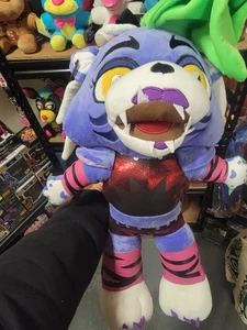 Five Nights At Freddy's FNAF Roxanne Wolf Plush Backpack Bioworld - Picture 1 of 3