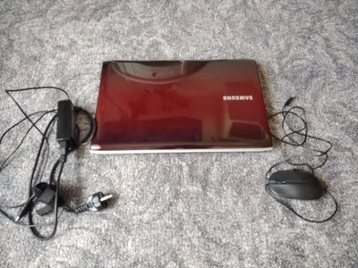 Samsung R730 Intel 2x 2,1GHz Win10 233GB SSD 4GB RAM 17,3 Zoll + Tasche - Bild 1 von 4