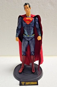 ACTION FIGURE SUPERMAN 2025 CON MANI E TESTA DI RICAMBIO (VG5) - Picture 1 of 4