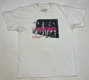 Ramones Rocket To Russia Graphic T-shirt Men Medium White Short Sleeve Music - Picture 1 of 11