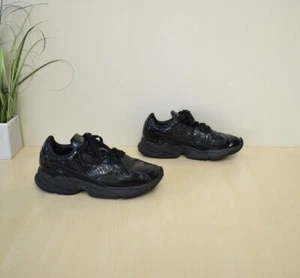 schwarze Adidas Sneaker Gr. 38 Sportschuhe Torsion lackig m. Streifen - Bild 1 von 6