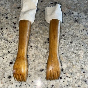 Brazos antiguos de madera para muñecas grandes - Imagen 1 de 2