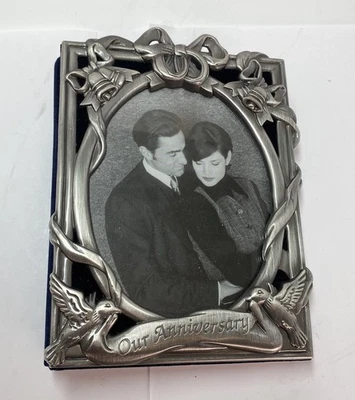 Álbum de fotos de aniversario de boda de peltre plateado Royal Limited - Nuevo en caja Foto 1 de 4