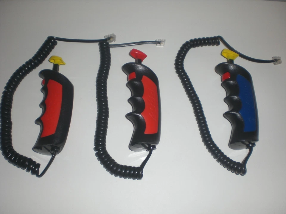 3 Carrera Digital 124/132 Drücker/Regler/Controller - Artikel#: 30302/30340 - Bild 1 von 1