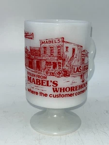 Vintage Mabel’s Whorehouse Las Vegas Souvenir Milchglas Becher Sockel Tasse - Bild 1 von 5