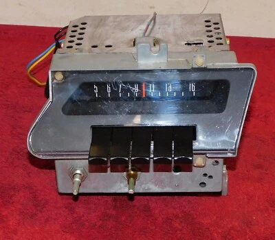 1970 Ford Custom Galaxie 500 XL LTD Brougham Meteor Montcalm NOS RÁDIO AM - Imagem 1 de 4