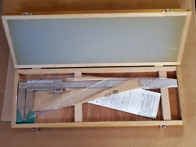 New Mitutoyo Metric Stainless Steel Vernier Caliper 0-300mm / 0.02mm Nib Jaws  - Image 1 of 4