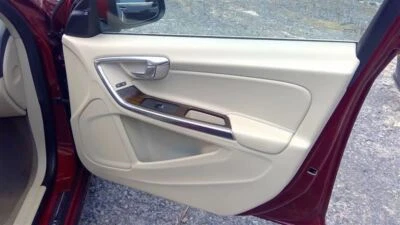 Panel de moldura de puerta delantera S60 2013 338715 Foto 1 de 4