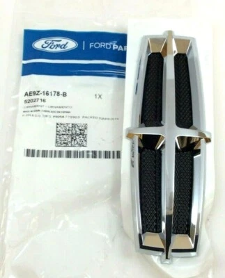 2010-2019 Lincoln MKT driver side fender chrome black Star Logo Emblem OEM - Image 1 of 4