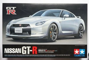 TAMIYA 1/24 sports car #24300 1/24 Nissan GT-R scale model kit - Picture 1 of 12