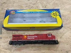 Locomotora diésel Athearn escala Ho AC4400CW Canadian Pacific Golden Beaver en muy buena condición - Imagen 1 de 9