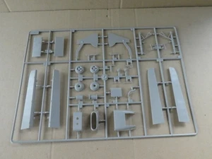 TROMBETTIERE URAGANO MK11c 02415 SPRUE H SOTTOCARRO SCALA 1/24 - Foto 1 di 6