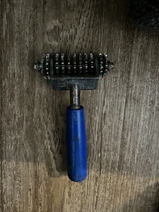 Porcupine Roller Stitcher Carpet - Picture 1 of 1