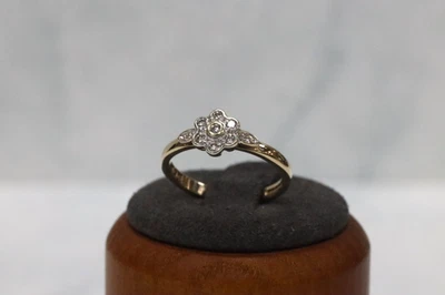 Кольцо с кластером из желтого золота 9 карат с бриллиантами - размер K3⁄4 - фирменный знак Великобритании - Изображение 1 из 4