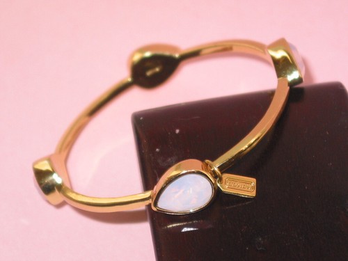 COACH ~ Braccialetto Piatta Oro con Pietre di Luna Rosa Iridescente