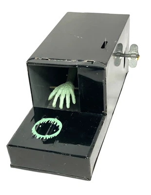 Antigo Frankonia Black Tin "Dedos" Mecânico Wind-up Coin Bank FUNCIONA Coisa do Japão - Imagem 1 de 4