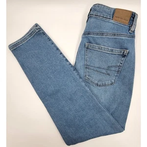 American Eagle Outfitters Mom Distressed Blue Jeans Women's Size 2 Pants 26X27 - Picture 1 of 11