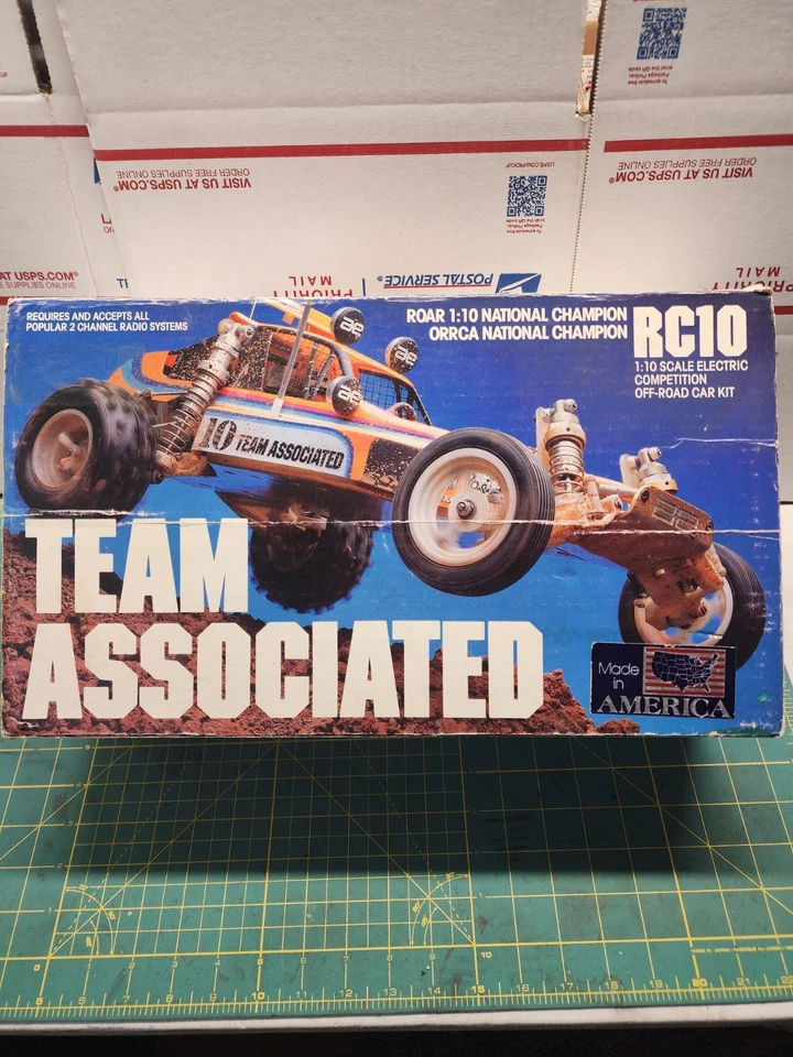 EL ORIGINAL VINTAGE 1984 EQUIPO ASOCIADO RC10 UN SELLO EDINGER KIT "MUY RARO" Foto 1 de 4