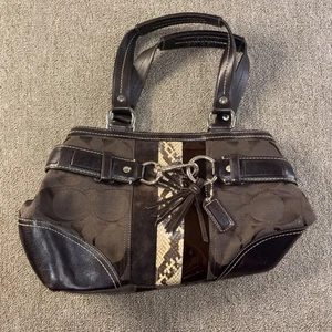 Bolso de mano Coach Hampton Signature con cuero marrón, gamuza y estampado de pitón E06Q-10262 - Imagen 1 de 10