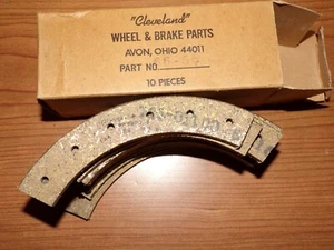 9 Cleveland Brake Linings 066-05700 - Picture 1 of 1